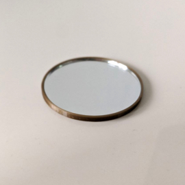 Round mirror