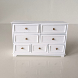 Dresser IV