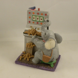 Spielautomat Figur mit Elefanten aus dem Jahr 1996