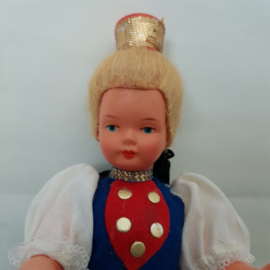 Doll's Trachtten costume doll