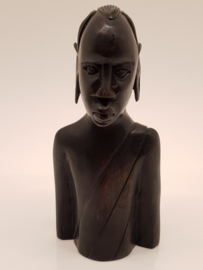 Hölzerne afrikanische Statue