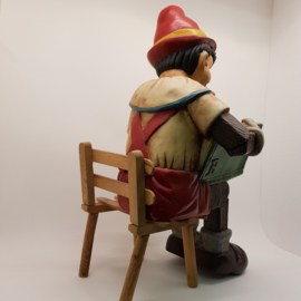 Pinocchio Holz auf Stuhl (wahrscheinlich fehlt Jiminy)