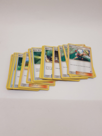 60 Trainer Pokemon cards