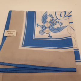 Sjaal met een wapen en de letters J.J.