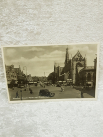 Haarlem Groote markt met Groote Kerk ongelopen