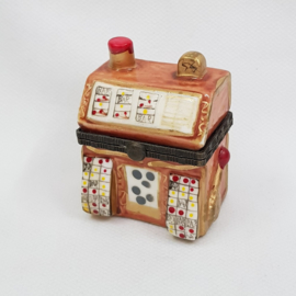 Trinket box in the form of a slot machine