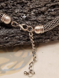 Vintage silberfarbene Halskette mit großem Amulett aus den 90er Jahren