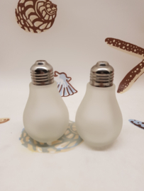 Glühbirnen als Salz- und Pfefferstreuer