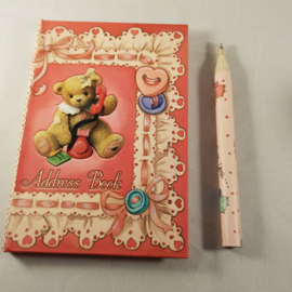 Doris mit Adressbuch und Bleistift 797154E Geliebte Teddys
