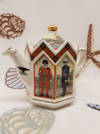 Teekanne Der Tower of London Sadler Porzellan