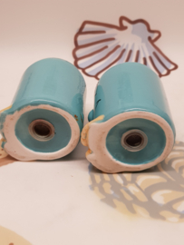 Salz-und-Pfeffer-Vintage-Gesichter mit Füßen