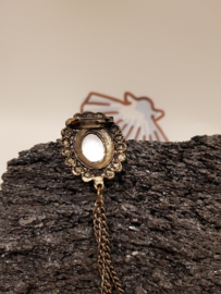 Viktorianische Umhangbrosche mit Kette und rotem Stein Antik