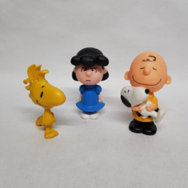 Mac.Donalds 3 poppetjes met Snoopy erbij