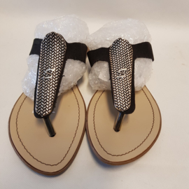 Teenslippers Sifriua's maat 40