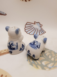 Salz- und Pfefferstreuer mit frechen Schweinchen