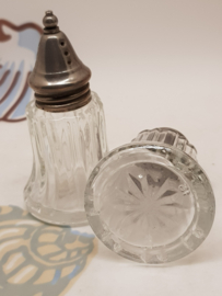 Antike Salz- und Pfefferstreuer aus Glas