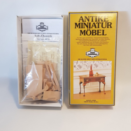 MIni Mundus Queen Ann sidetable periode 1800