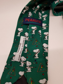 Snoopy tie playing billiards