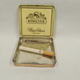 Ritmeester Mini Pikeur met nog 1 sigaret