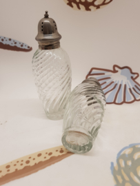 Dekoratives Glas für Pfeffer und Salz aus antikem Glas