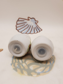 Salz und Pfeffer mit Bären darauf