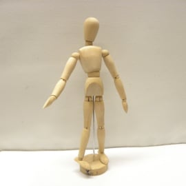 Wooden drawing doll from Xyzal