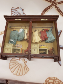 Ot und Sien Kleiderschrank