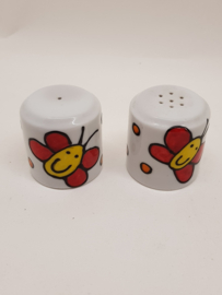 Cheerful pepper and salt shakers