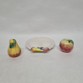 Fruit bowl pepper and salt set