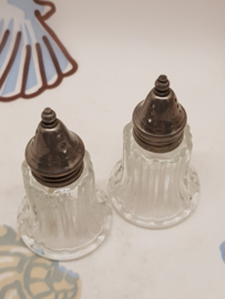 Antike Salz- und Pfefferstreuer aus Glas