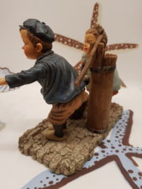 Ot und Sien holen 2 Eimer Wasser | Messyshop.nl