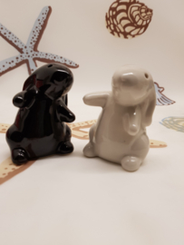 Salz- und Pfefferstreuer mit Hasenmotiv
