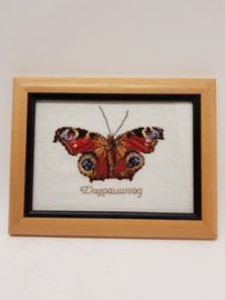 Borduurwerk Dagpauwoog vlinder in lijstje
