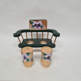 Bench pepper and salt set from Canada