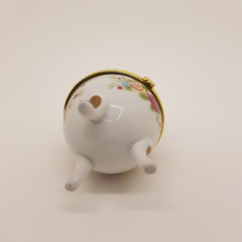 Porcelain Egg jewelery box Japanese