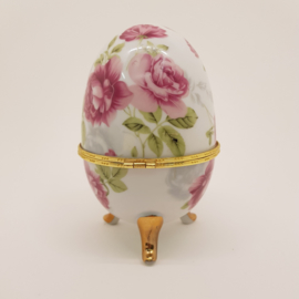 Porcelain Egg jewelery box pink roses