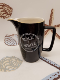 Schwarz-weißer Scotch Whisky Buchanans Wasserkrug