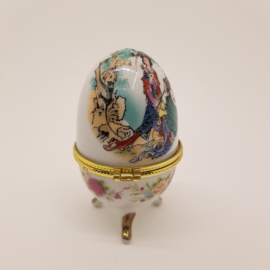 Porcelain Egg jewelery box Japanese