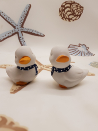 Salz- und Pfefferstreuer aus Porzellan mit Entenbiskuit-Motiv