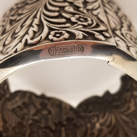 Versilberter Marmeladenhalter