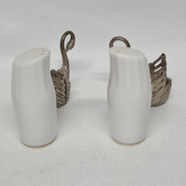 Zwans as a salt and pepper shaker