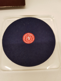 Plakette der Feuerwehr Nieuwegein im Karton