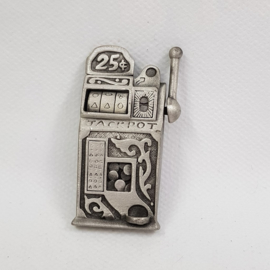 Brooch in the shape of a slot machine