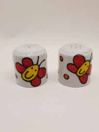 Cheerful pepper and salt shakers
