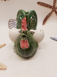 Großes Huhn mit Eiern als Salz- und Pfefferstreuer