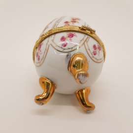 Porcelain Egg jewelery box pink roses