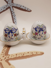 Vintage-Eier aus Limoges mit Salz und Pfeffer im Gestell