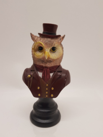 Professor owl nice statue