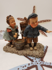 Ot und Sien holen 2 Eimer Wasser | Messyshop.nl