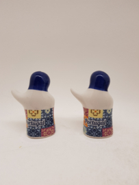 Salt and Pepper Shakers Greeting People from Portugal